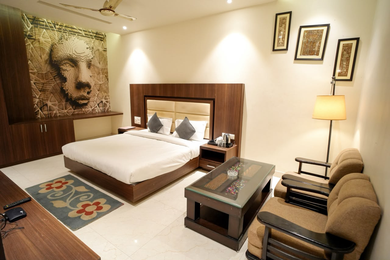 Deluxe Room at Leelawati Palace, Hisar